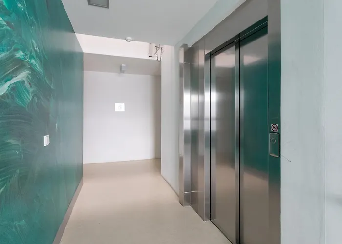 Private Ac - U1 Metro 1 Min - Hbf 2 Min - Centre 7 Min - Easy Airport Access