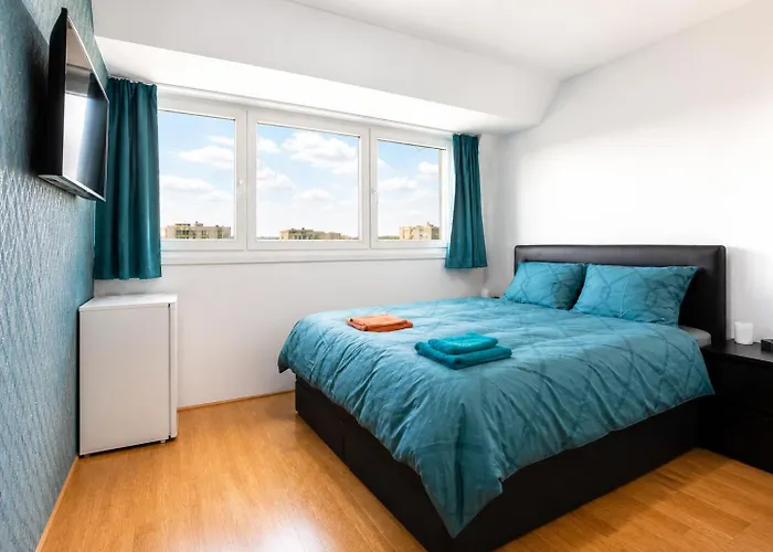Private Ac - U1 Metro 1 Min - Hbf 2 Min - Centre 7 Min - Easy Airport Access