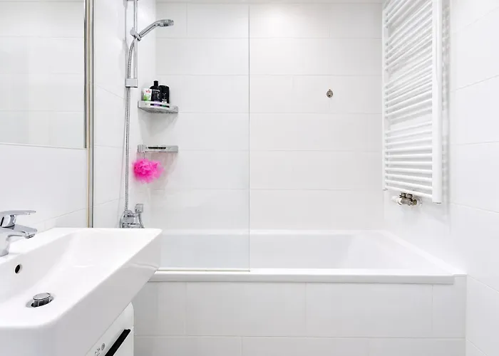 Private Ac - U1 Metro 1 Min - Hbf 2 Min - Centre 7 Min - Easy Airport Access Hospedagem domiciliar