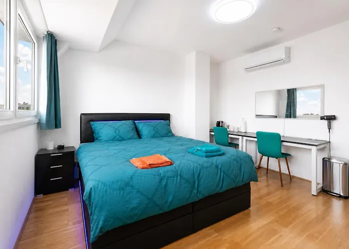 Private Ac - U1 Metro 1 Min - Hbf 2 Min - Centre 7 Min - Easy Airport Access